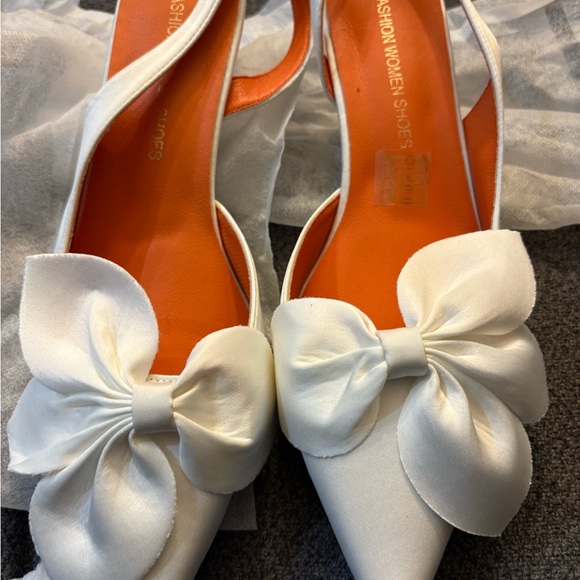 fashion womens shoes Shoes - Chic White Satin Bow Heels
